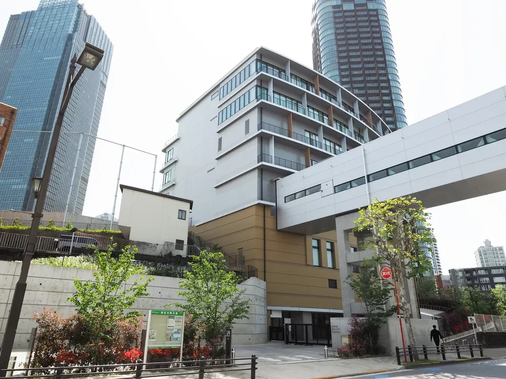 港区立赤坂中学校