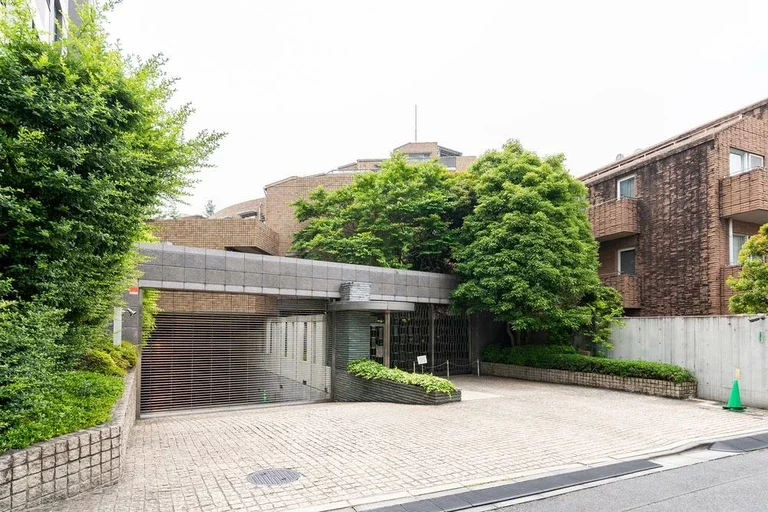 グローリオ麻布霞町エントランス