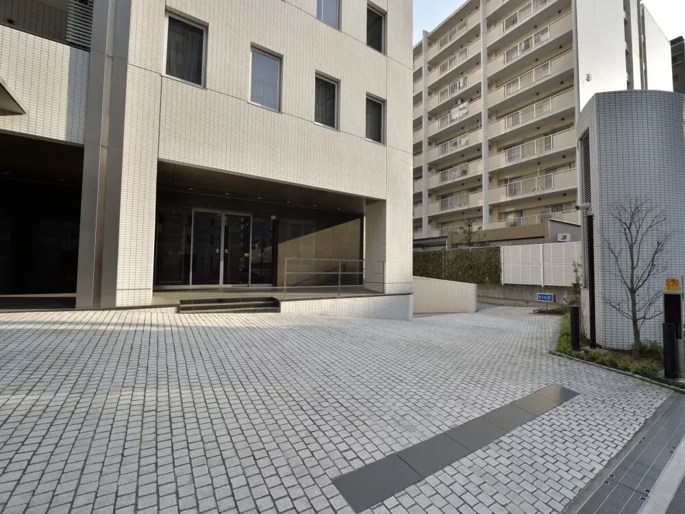 ルクセンブルグハウス 駐車場