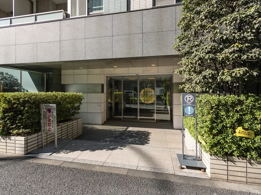 フォルム四谷外苑東 アプローチ