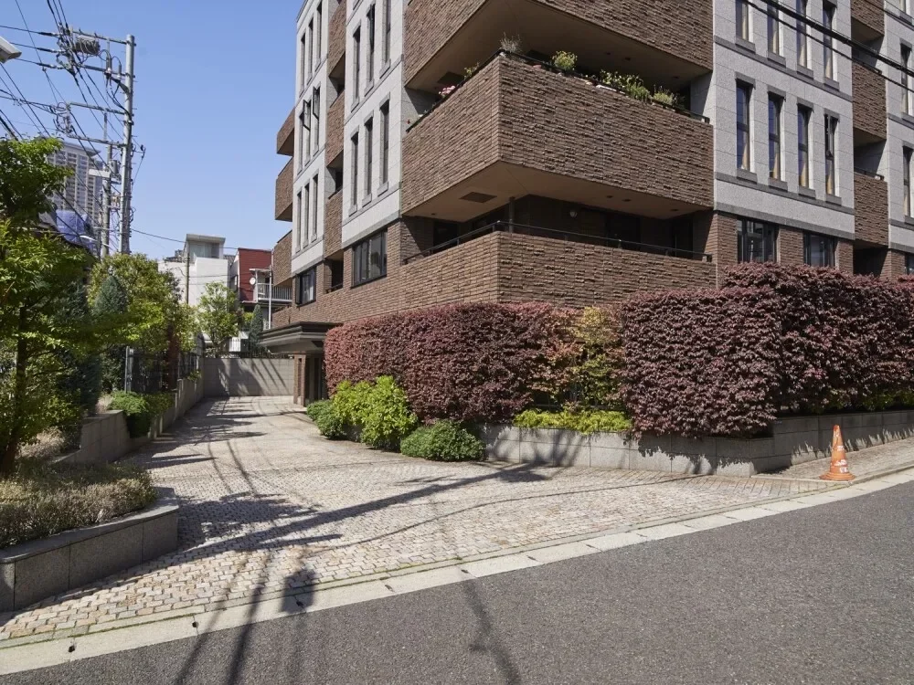 ザ・ドチェスター南青山 アプローチ