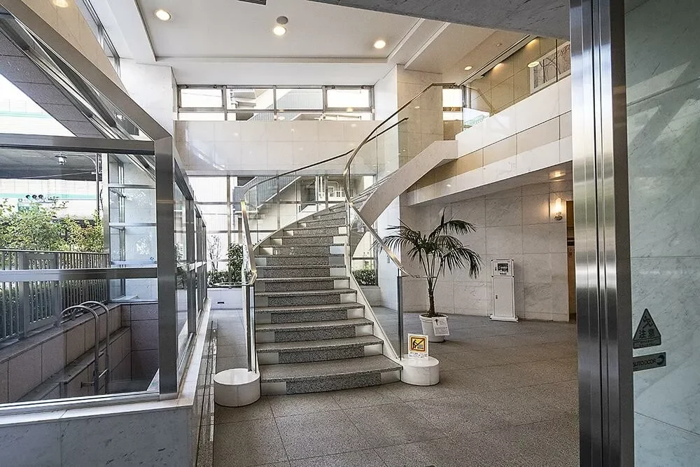 ブロードシティ東京　エントランスホール