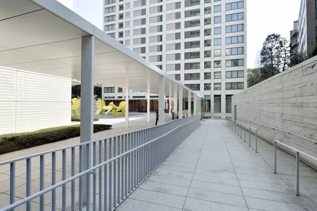 虎ノ門タワーズレジデンス アプローチ