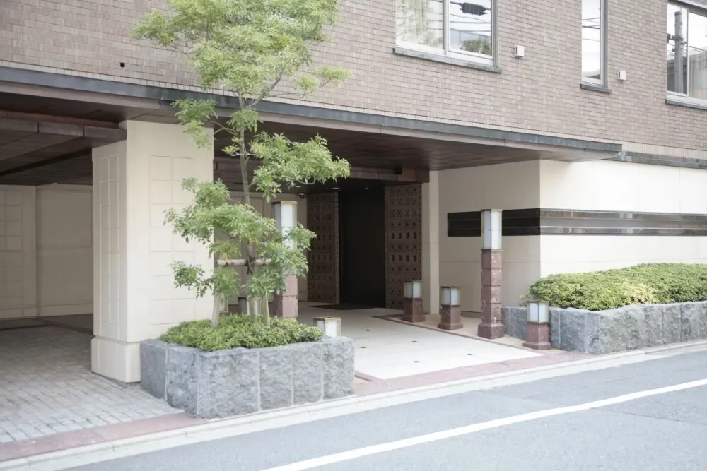 市谷砂土原レジデンス アプローチ