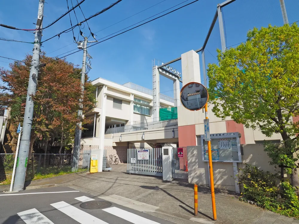 渋谷区立上原中学校