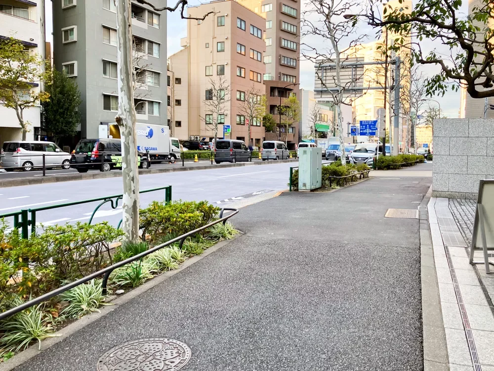 シティタワー四谷前面道路