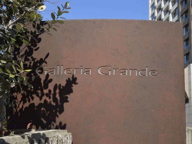 ガレリアグランデ レリーフ