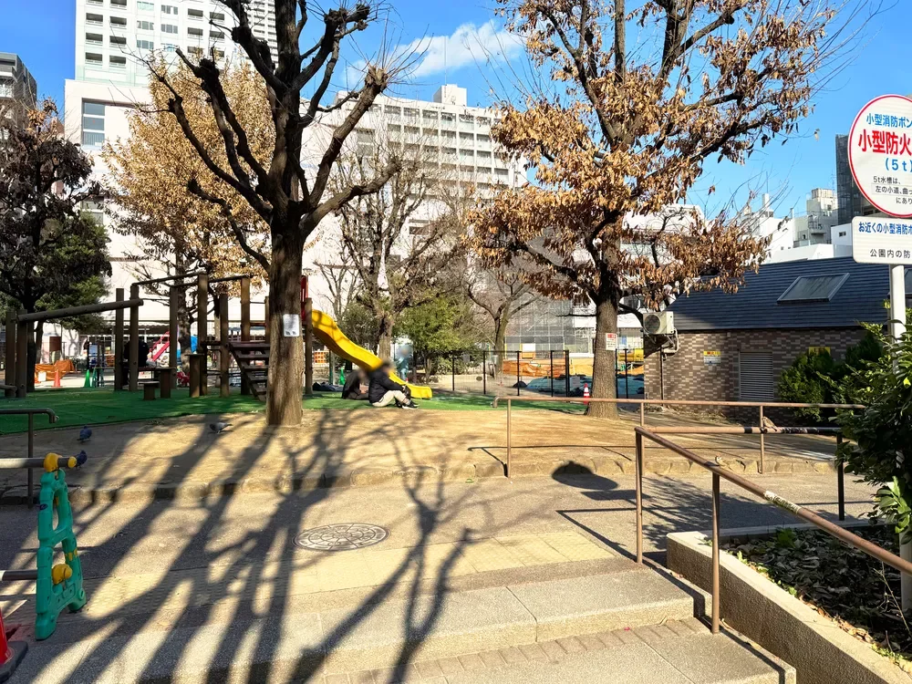 新宿区立花園公園