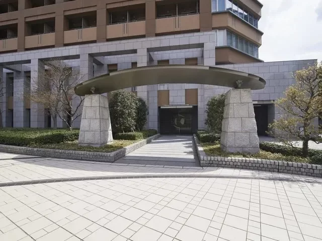 プラウドタワー千代田富士見 ゲート