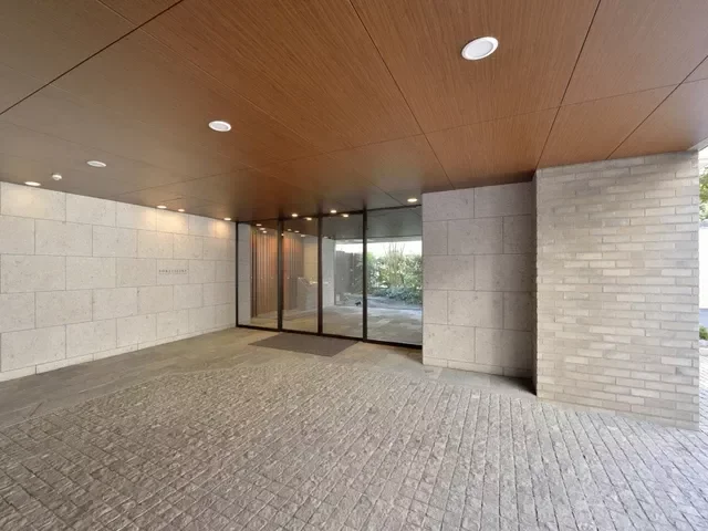 フォレセーヌ赤坂丹後町 エントランス