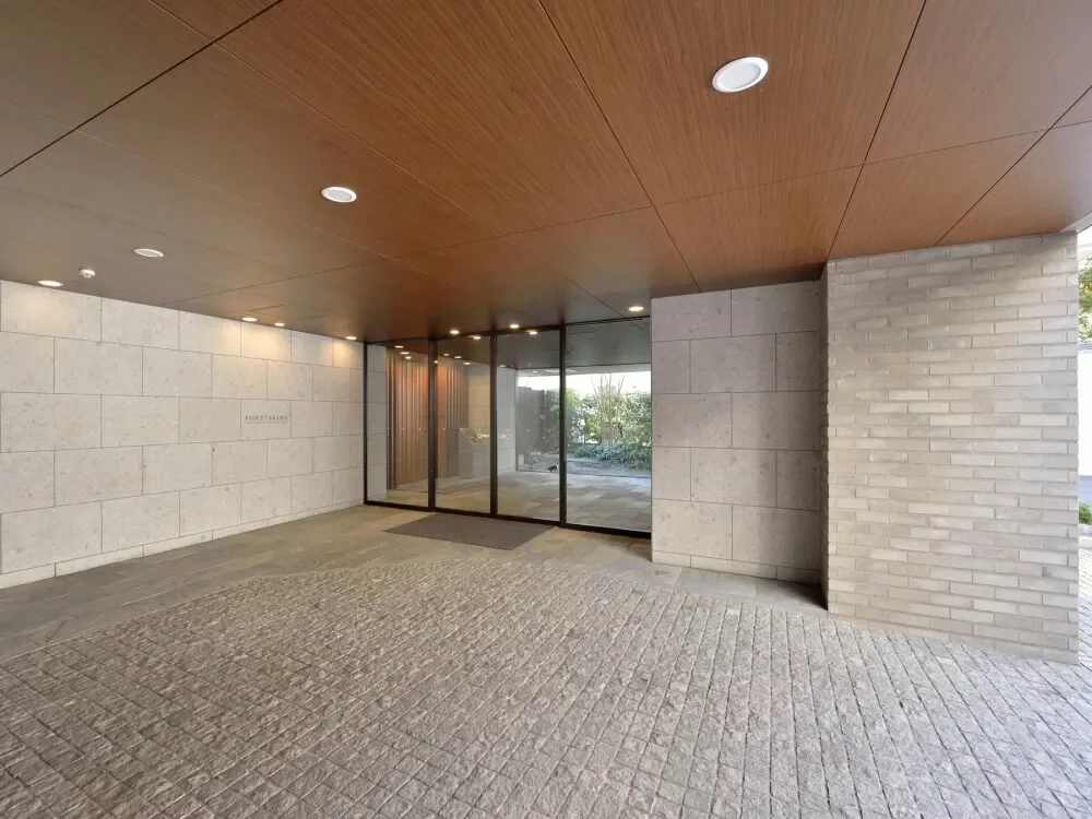 フォレセーヌ赤坂丹後町 エントランス