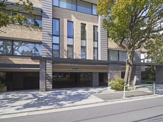 プラウド元麻布 アプローチ