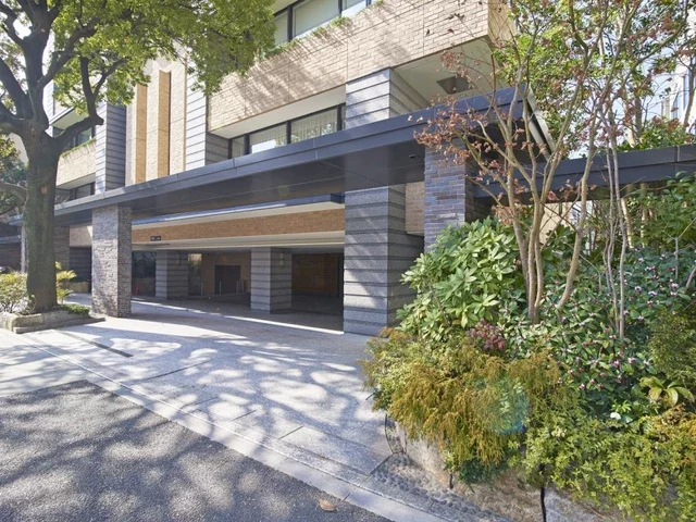 プラウド元麻布 アプローチ