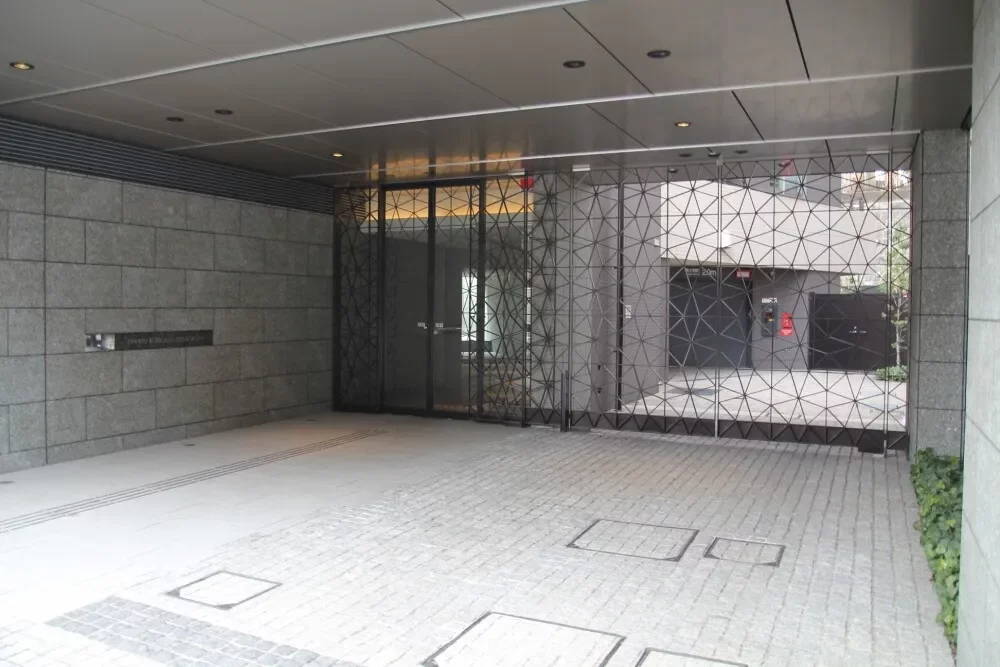 プラウド市谷柳町 エントランス