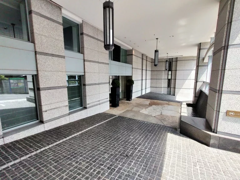 パークマンション三田日向坂 車寄せ