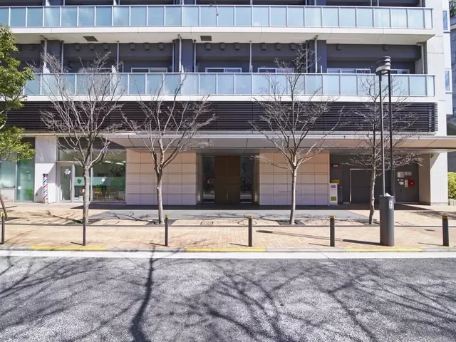 プリズムタワー 外観アプローチ