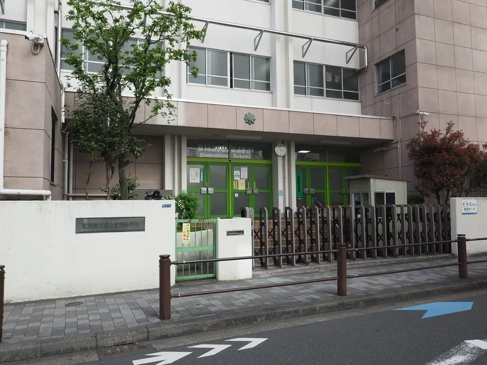 港区立東町小学校