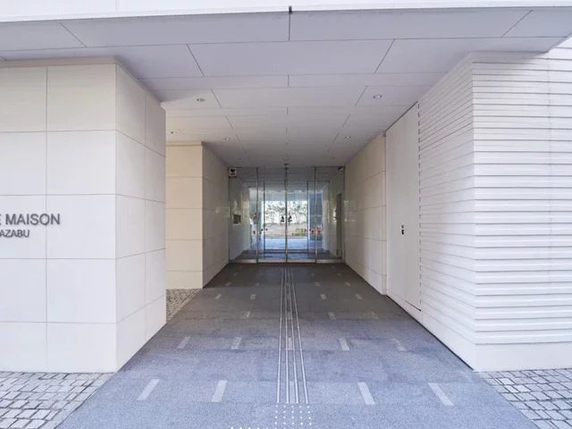 グランドメゾン西麻布エントランス