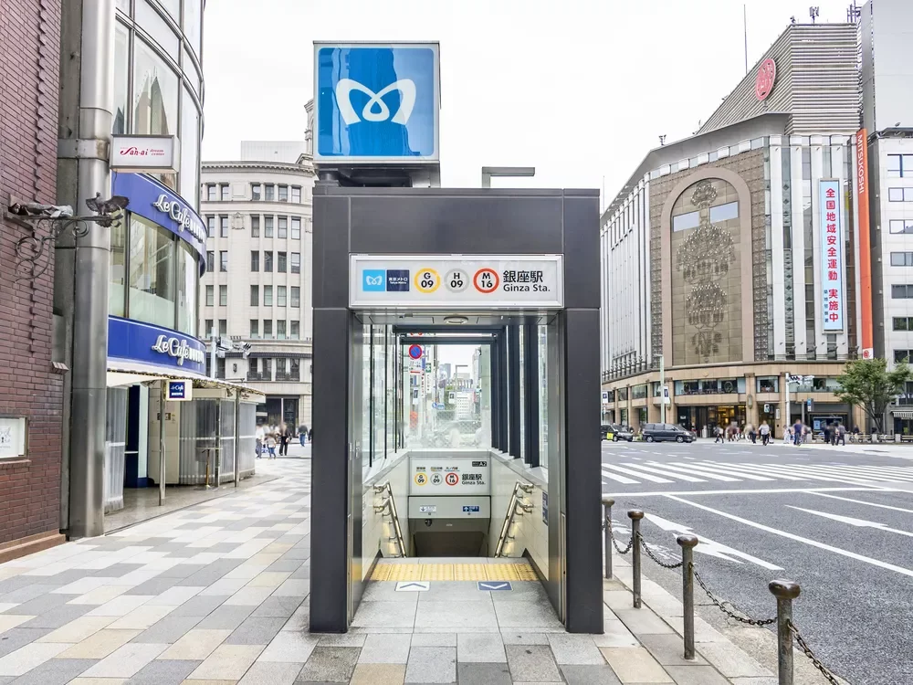 銀座駅出口
