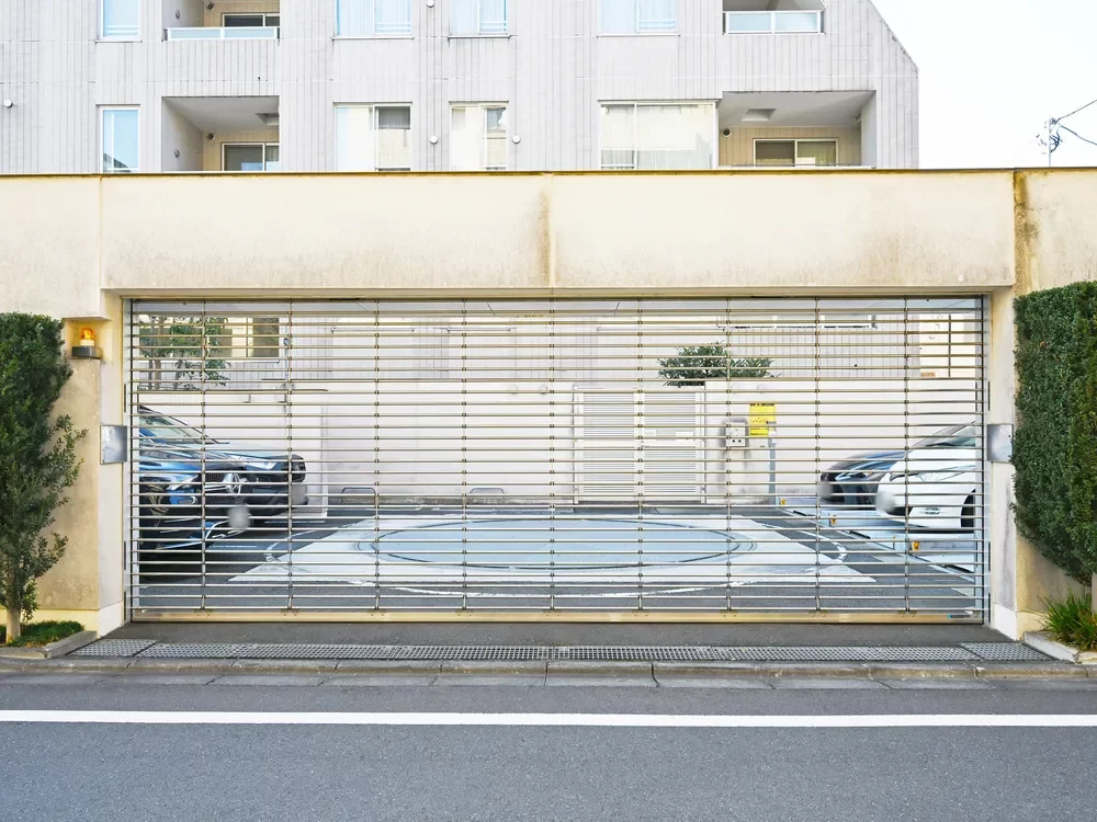 ブランズ市谷仲之町 駐車場