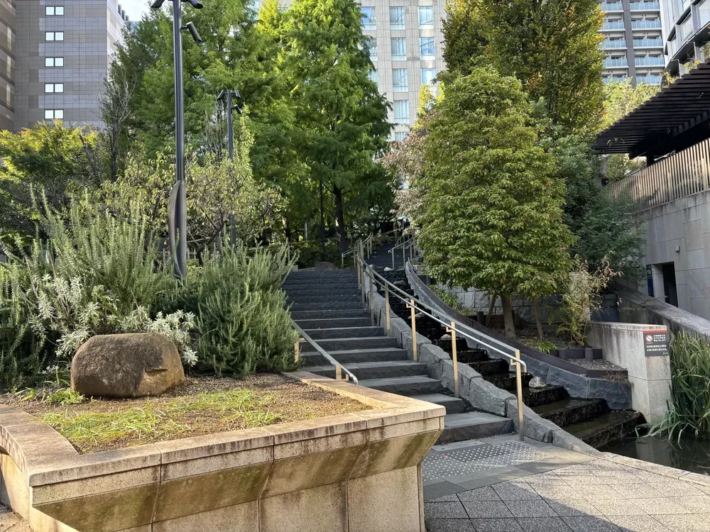 ワテラスタワーレジデンス アプローチ