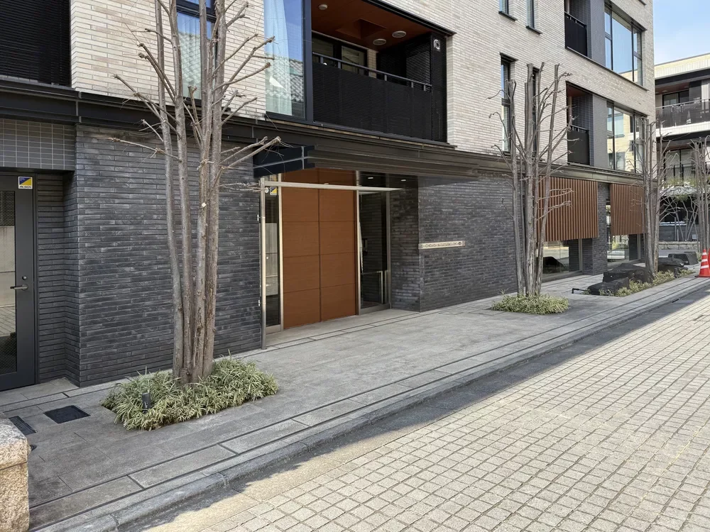 ジオ市ヶ谷払方町 歓待のエントランス