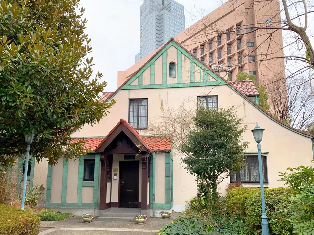 聖路加国際病院トイスラ―記念館