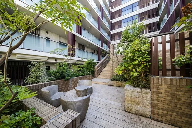 パークコート神楽坂レゼリアステップガーデン