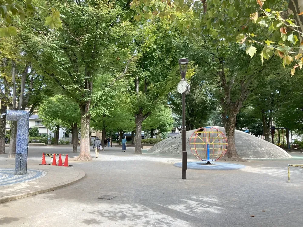 新宿区立白銀公園