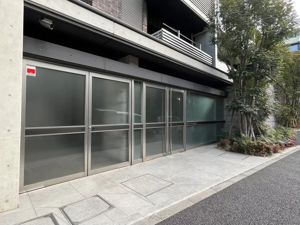 ザ・パークハウス 南青山常磐松 アプローチ