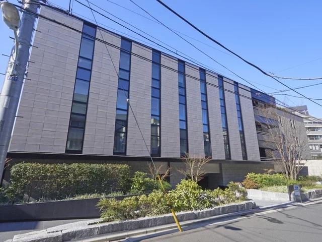 ウェリス有栖川 正面外観