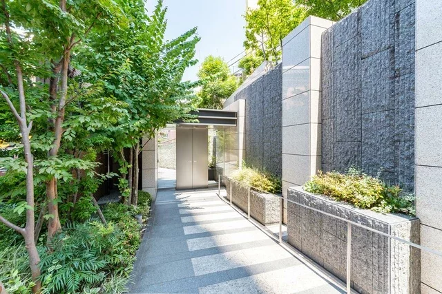 プラウドタワー千代田富士見レジデンス エントランス