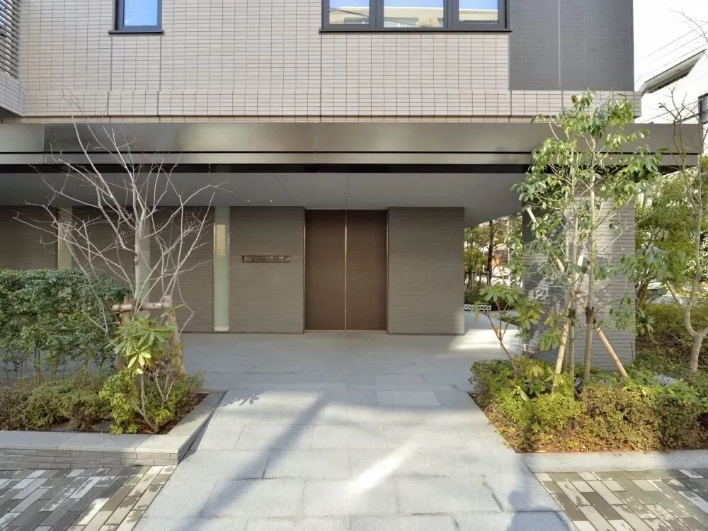 ブランズ目黒花房山 アプローチ