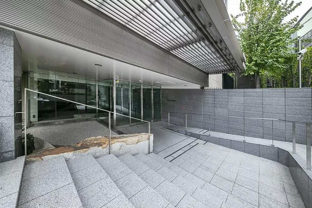 ブランズ本郷真砂 アプローチ