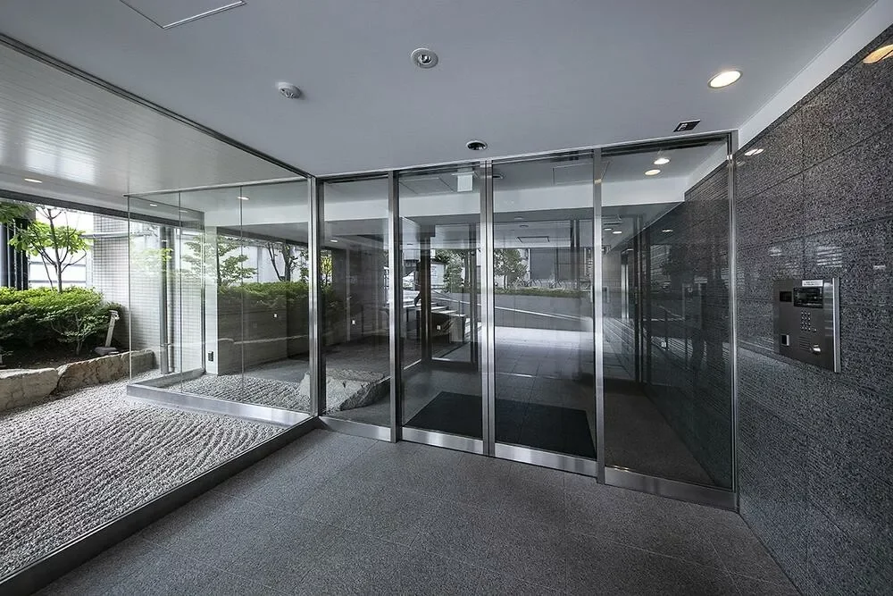 ブランズ本郷真砂 エントランス