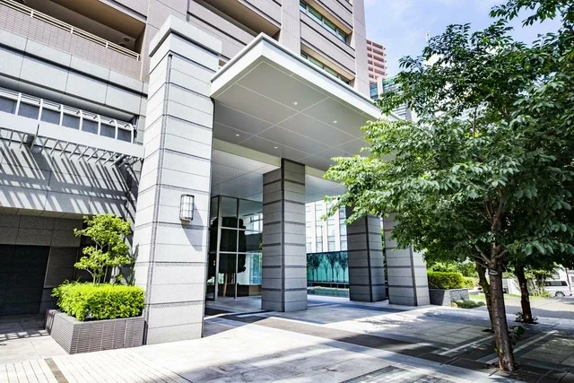 富久クロスコンフォートタワーアプローチ