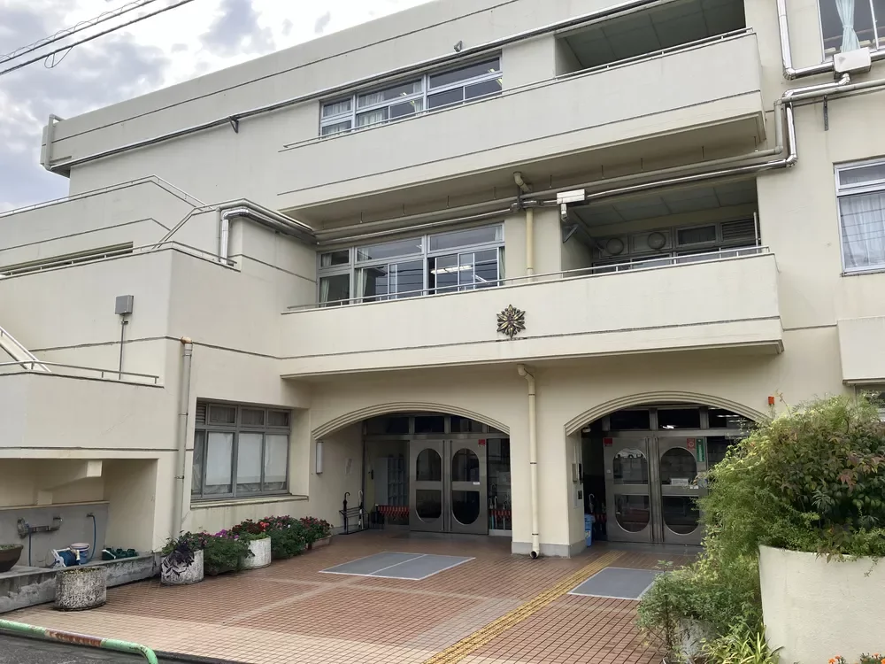 新宿区立富久小学校