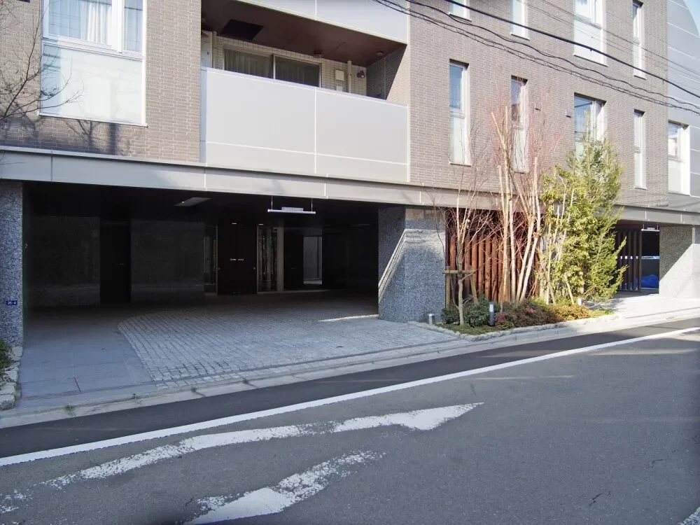 ザ・パークハウス上原 アプローチ