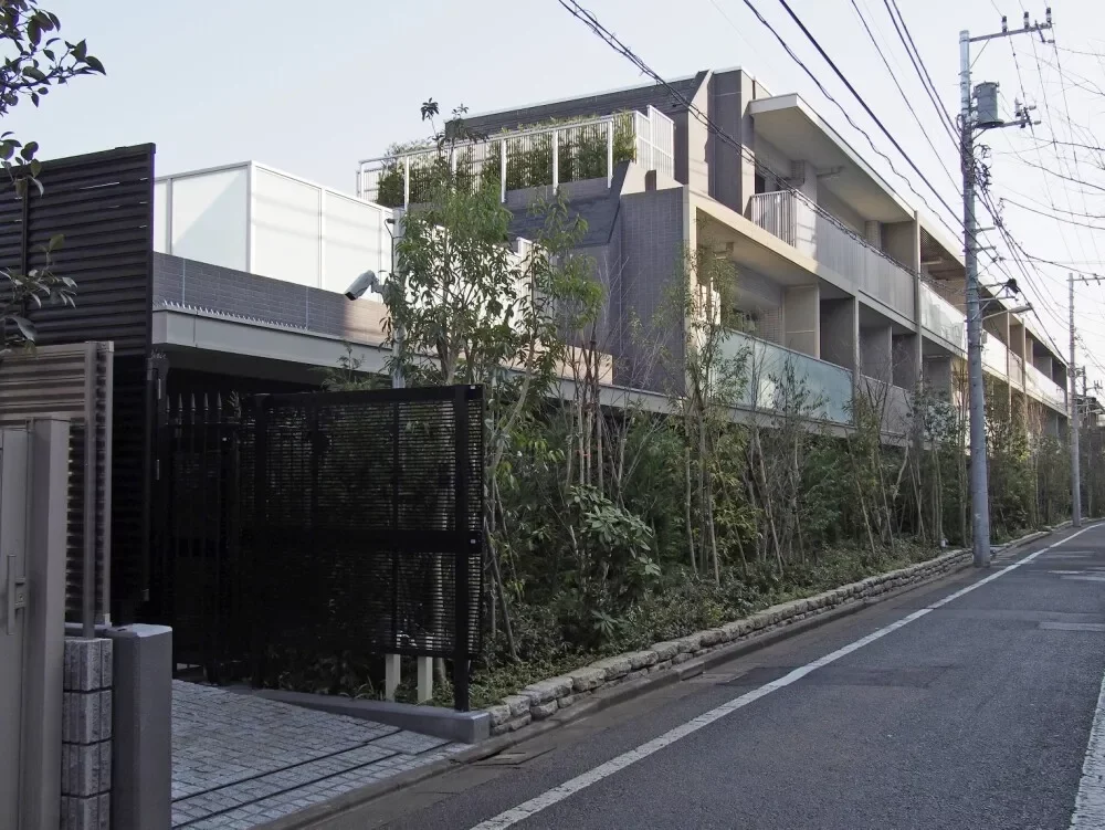 ザ・パークハウス上原 外構