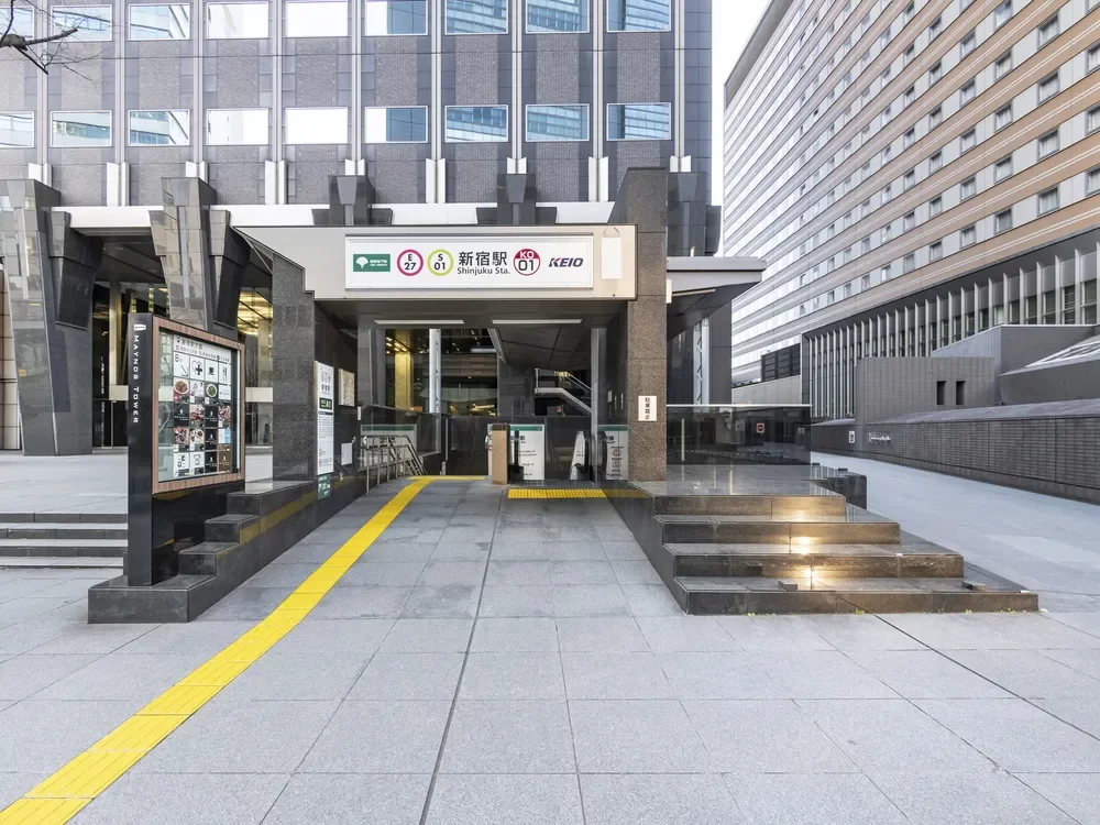 都営新宿線 新宿駅