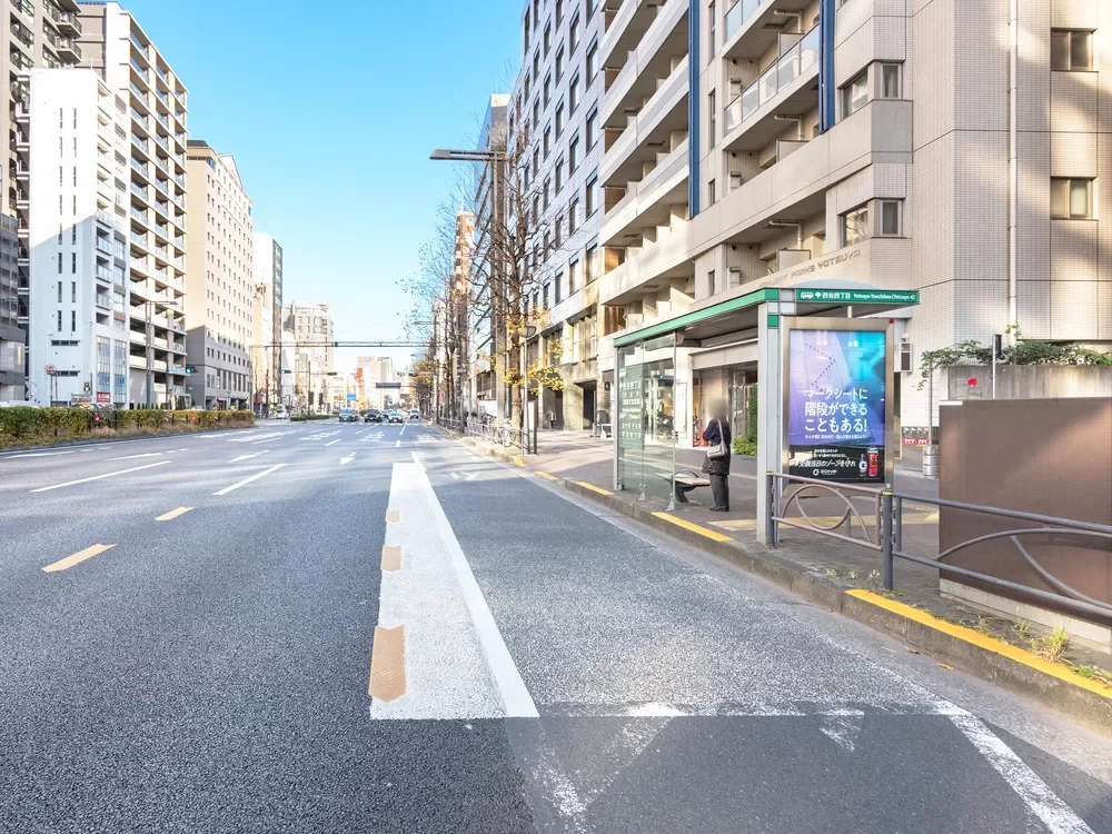 新宿通り（四谷四丁目付近）