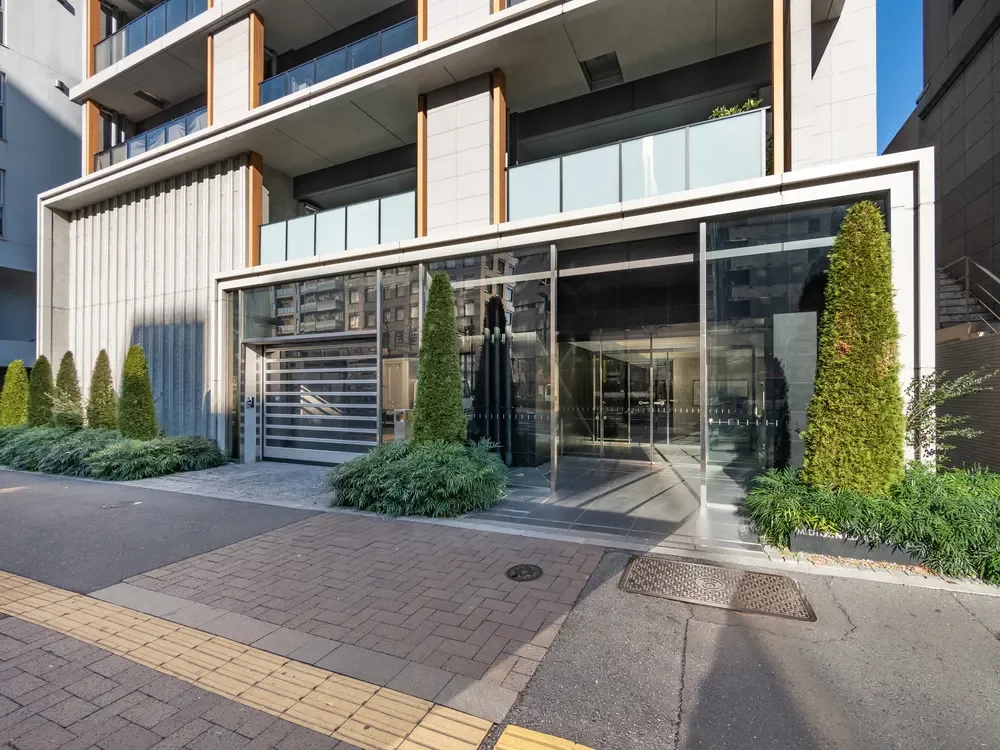 ミッドタウンコンド四谷 アプローチ