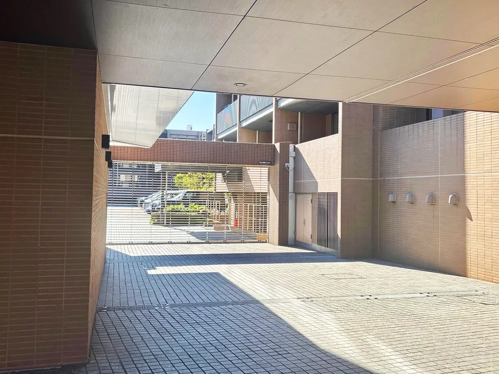 インペリアルガーデン 駐車場