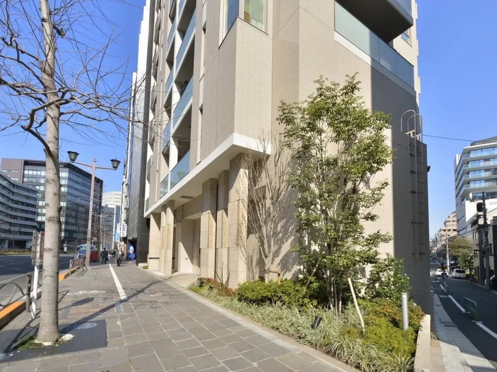 プレミスト麴町 エントランス前