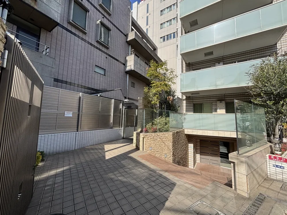 オープンレジデンシア南青山 アプローチ