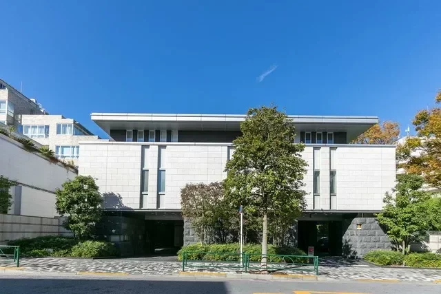 プレミスト南青山外観