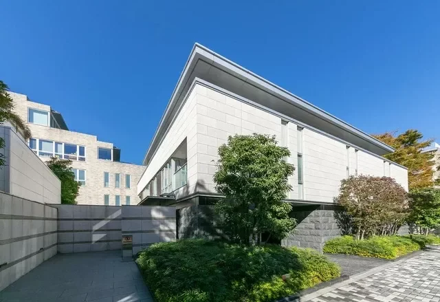 プレミスト南青山外観