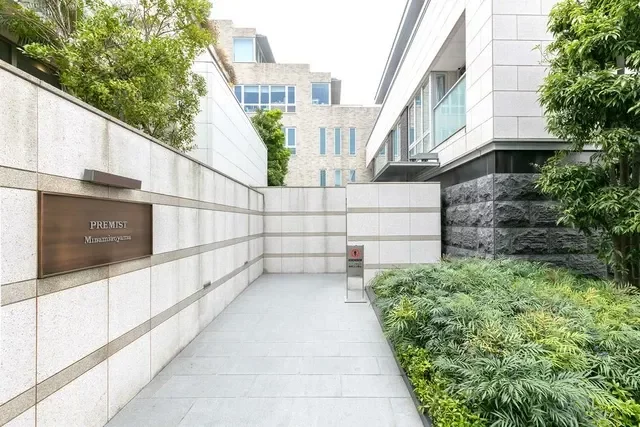 プレミスト南青山エントランス