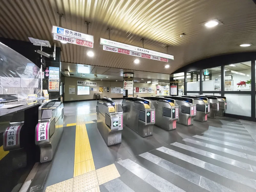 六本木駅東京ミッドタウン方面改札