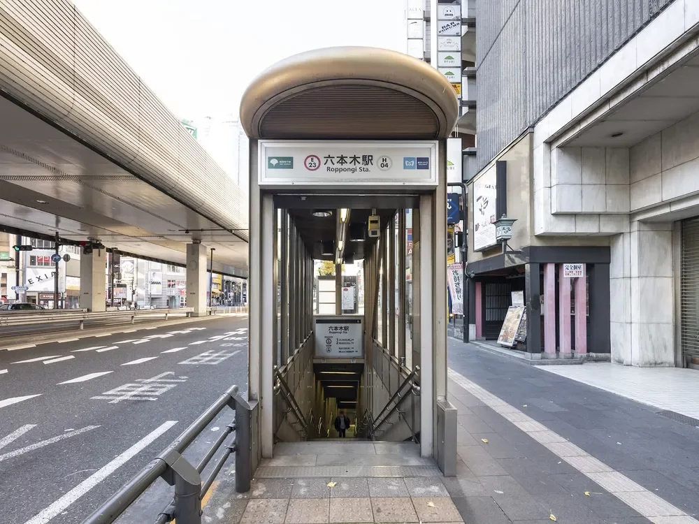 大江戸線六本木駅